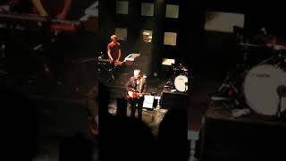 Bertrand Belin introduit Folle Folle Folle façon Raymond Devos