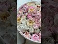 Видео Букет бежево-розовый в коробке, 40 см