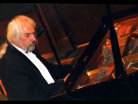 MIKHAIL OLENEV plays DEBUSSY "Images 1"