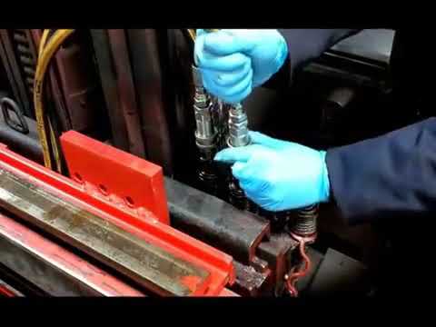 Quick release hydraulic couplings