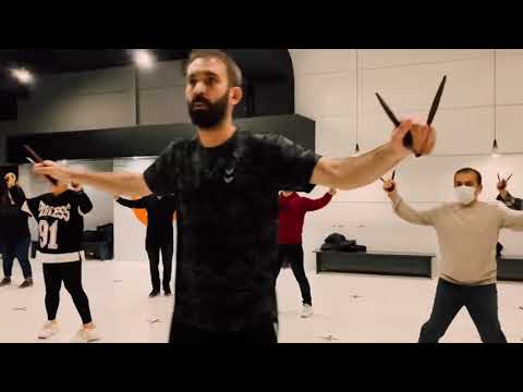 Oyun Havası Kursu / Bahçe Duvarından Aştım