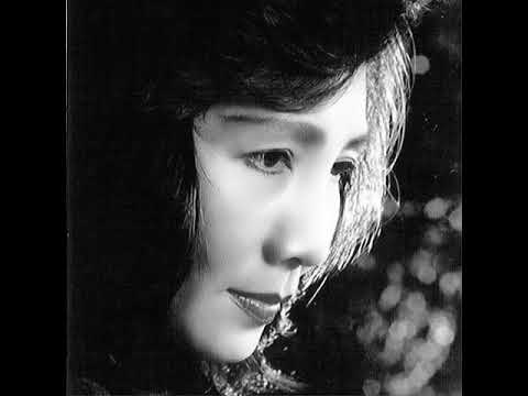 Thể hiện bởi Lệ Trâm