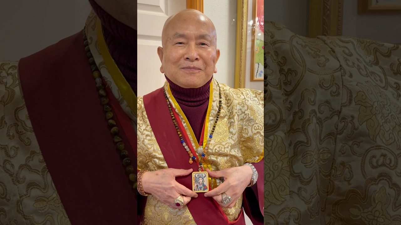 Guru has the most beautiful Drashi Lhamo pendant