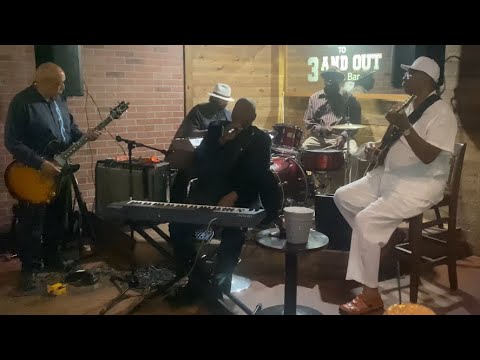 Lucky Lloyd Playing with the William Porter Band