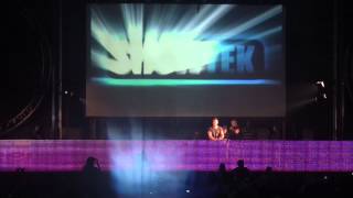 preview picture of video 'Showtek, Pioneer Alpha 2012, Hardstyle Hall (Mainhall 2)'