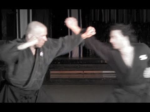 Sui no kata,  水 の かた, jodan yuke omote shuto, basic - Ninjutsu, Akban wiki