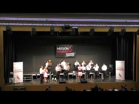 Tanja und ihre BK EUDAIMONIA spielen die Polka "Zur Premiere" ...