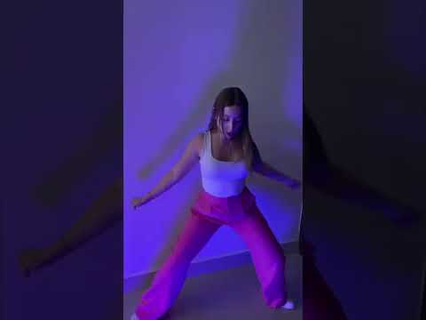 CUANDO TU NOVIA VA AL ANTRO PERO MIDE 1.50😂 #shorts