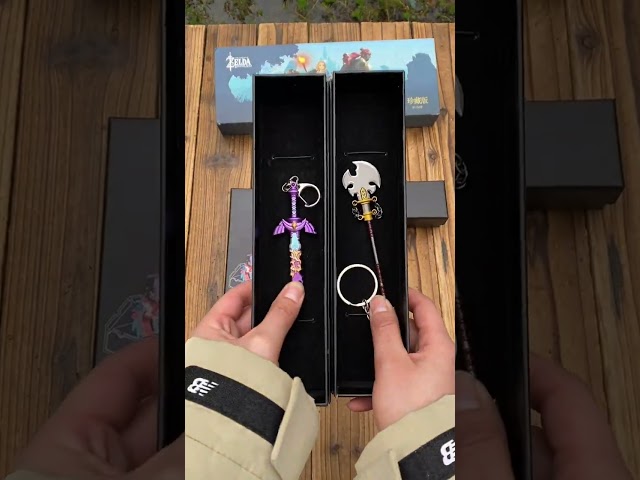 Vídeo relacionado con JRYGAC llavero Zelda, Zelda Tears of the Kingdom llaveros, Portallaves Decayed Master Sword, the Legend of Zelda Keychain, llaveros para Personalizar, llavero Anime, para Fans de Los Niños