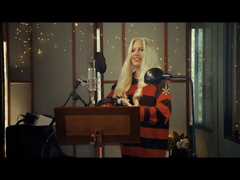 Lady Gaga - Santa Claus Is Coming to Town
