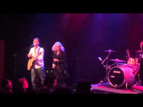 Eller van Buuren playing Going Wrong during ADM