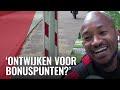 Lantaarnpaal midden op het fietspad