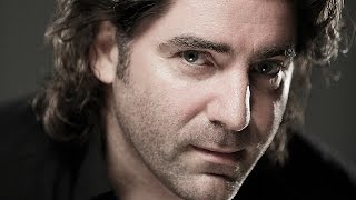 Brian Kennedy sings &#39;Christmas Morning&#39;