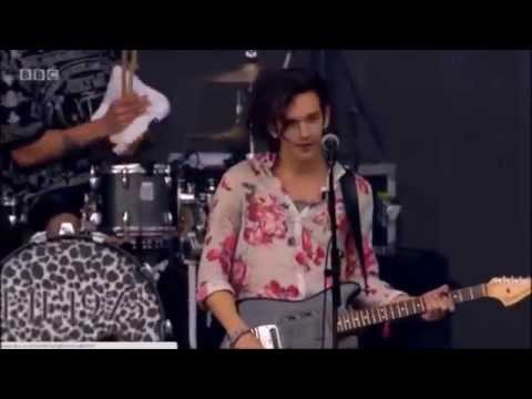 The 1975 - Settle Down (Live @ Radio 1's Big Weekend 2014)