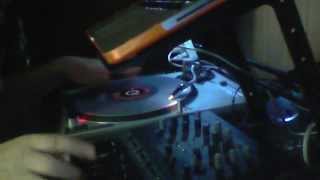 DJ Kastro scratching over "Mount Everest" (instrumental) by U-God ft. Inspectah Deck and Elzhi