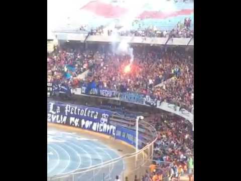 "Celebración de La Petrolera faltando minutos para terminar la final" Barra: La Petrolera • Club: Zulia