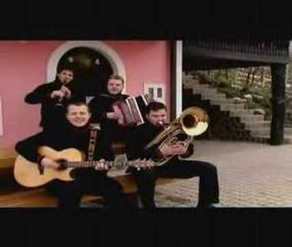 SKUPINA ČRNA MAČKA - STARA POSTELJA