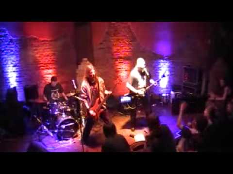 NA ZEWNĄTRZ - Degeneracja (Live Semafor Skarżysko Kam 07.12.12)