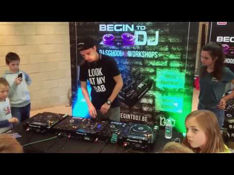 DJ 5NAPBACK at our Dj Crash Course