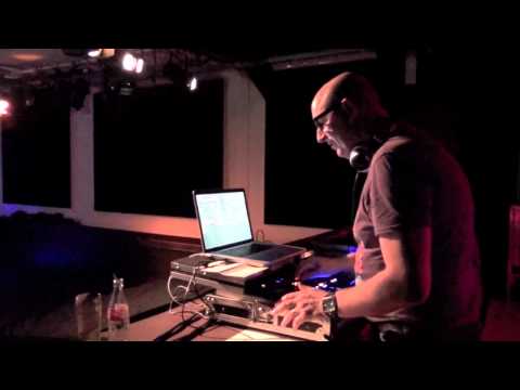 DJ Houwie Live at Serious Bass PopEi Eindhoven 13-01-2012 Pt. 2/3