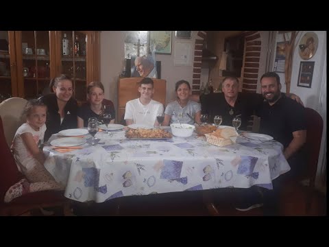 Blagoslovljen tek - Pečenje i neobične kremšnite obitelji Knezić