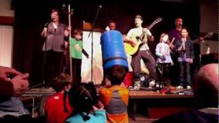 Billy Jonas performs "Any Way You Go You're Gonna Get There" at the One World Coffeehouse