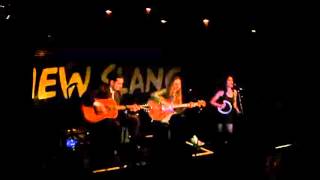 Kitty Daisy & Lewis - Bitchin In The Kitchen (acoustic) at New Slang, Kingston