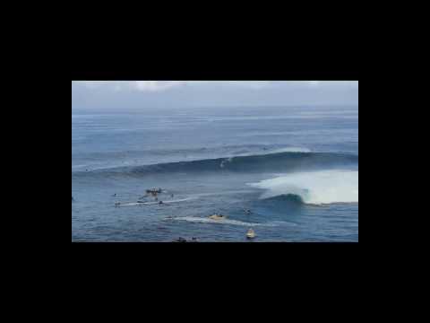 Huge Tube ride at Jaws, Maui - Dec 7, 2010