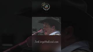 Tracy Byrd dedicates “Gettin’ Me Over Mountains” to his wife Michelle 💕 live in Texas! 🤠🎶 #TracyByrd