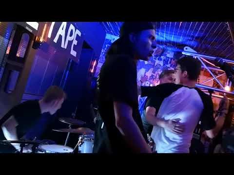 ONE TAPE - "Das Schlimmste ist, wenn das Bier alle ist" live