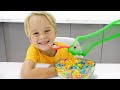 Cerita Anak Anak Dengan Kostum Tak Terlihat Dan Berdandan Ajaib Bersama Chris