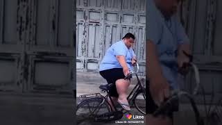 Download lagu orang gendut naik sepeda sepedanya roboh hahahaha 😆😆😆 mp3