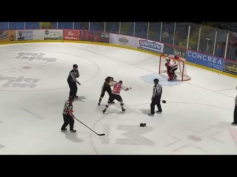 Fight/Bagarre William Breton vs Olivier Plourde 12 janvier 2023