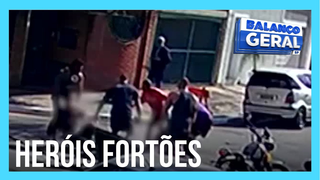 Fisiculturistas separam briga entre motociclistas no meio da rua na zona leste de São Paulo