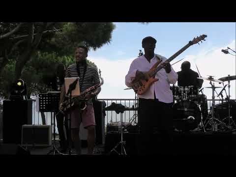 Valdez In The Country - Gerald Veasley at 4. Algarve Smooth Jazz Festival (2019)