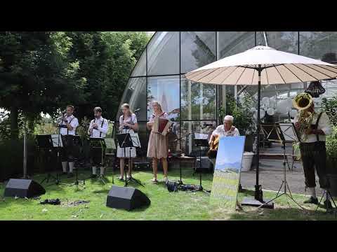 Janez und sein Bariton - die Original Apfelstrudel Oberkrainer (NL)