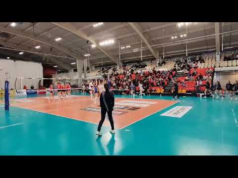 Ratkaisupallo ottelussa Arctic Volley-LP-Vampula Huittinen 24.2.24