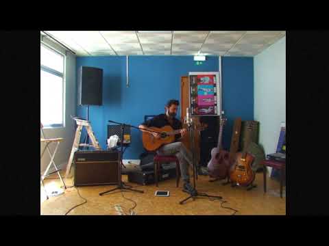 download lagu mp3 mp4 Tiago Bettencourt A Procura, download mp3 Tiago Bettencourt A Procura free downloadn, video klip Tiago Bettencourt A Procura