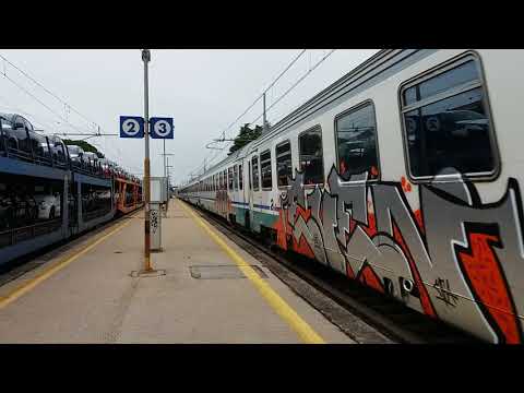 HD - E.402 A 044 in testa all' IC 594/595 in transito a Terme Euganee Abano - Montegrotto