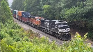 DASH 9 & BNSF DUO on Intermodal 275 through NS Seacoast in Petersburg, VA