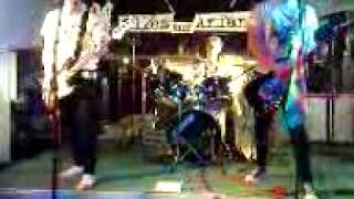 Screaming Monkeys-Good Night White Pride im Peenebunker