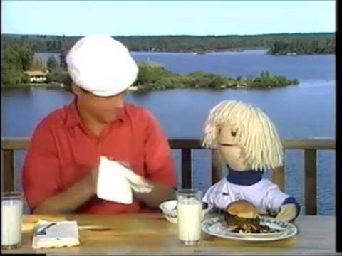 Size Small Island - Lunch on the deck (1986)