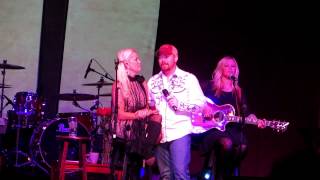 Kevin Moon and Lorrie Morgan Tell lorrie i love her