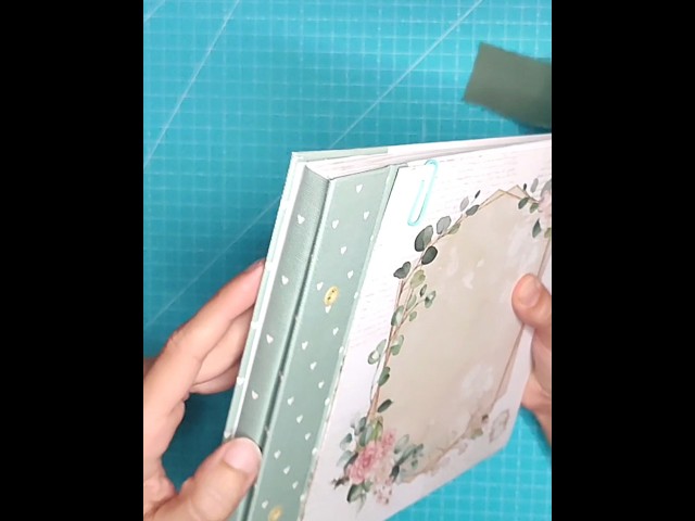 Vídeo relacionado con Ciieeo Bolígrafo de Firma con Base Acrílica Negra Rectangular Bolígrafo Metálico Dorado para Firmar para Recepción y Libro de Visitas Uso Empresarial y Bodas