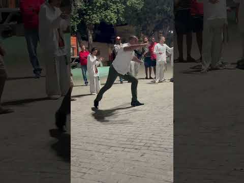 Show de saltos e acrobacias em urandi Bahia #capoeira #mortal #saltomortal #viral