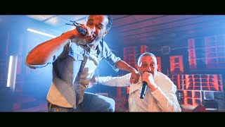 Décibels Lyrics English Translation