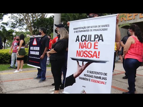 Comerciantes protestam contra fechamento de bares em Piracicaba