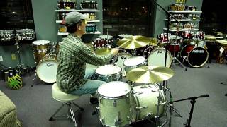 Video thumbnail for Paiste Signature Traditionals 20" Medium Light Swish (1582g) & Agop Azure 20" Ride (1997g) by Boston Drum Center