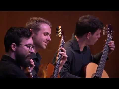 O Trio Magico by Roland Dyens