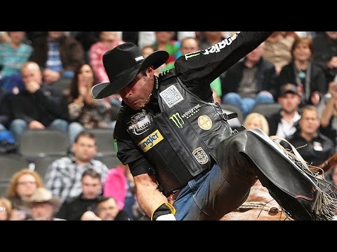 Guilherme Marchi puts up 85.75 points on Hawaiian Hurricane (PBR)